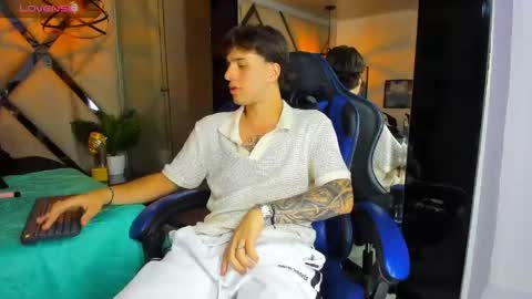 Snapshot of manuelr77 chatting on 18, 4, 2026 Manuel online show from 18, 4, 2026