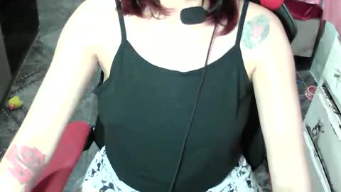 Manu Escarlate online show from 6, 11, 2025