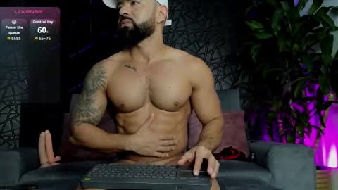 Snapshot of maofenix chatting on 23, 11, 2025 MAOFENIX online show from 23, 11, 2025