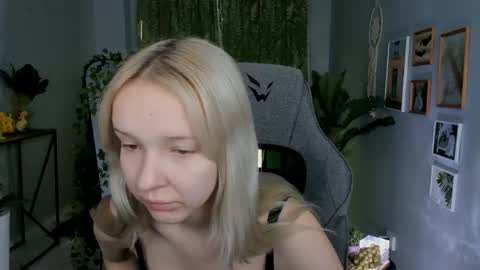 Snapshot of maoqibeverly chatting on 17, 4, 2026 Maoqi online show from 17, 4, 2026