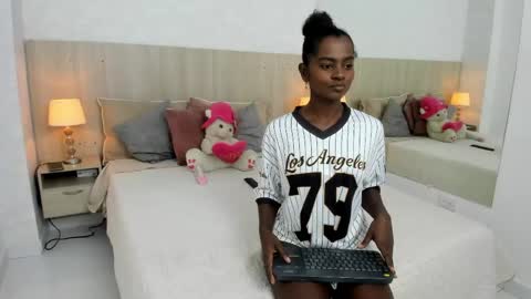 Snapshot of mara_sinclair chatting on 2, 6, 2026 Mara Sinclair online show from 2, 6, 2026