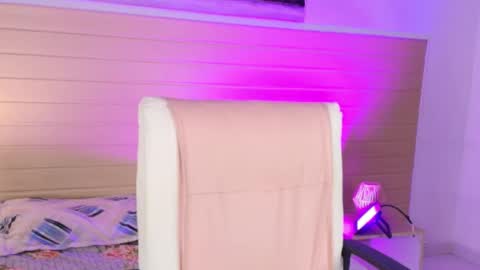 Snapshot of marajanee chatting on 18, 4, 2026 Hi im Mara online show from 18, 4, 2026