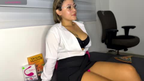 Snapshot of marcela_cositarica chatting on 6, 5, 2026 marcela_cositarica online show from 6, 5, 2026