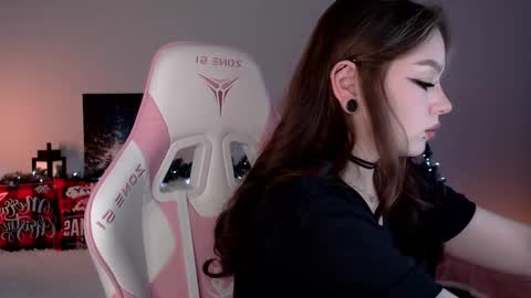 Snapshot of marceline_red chatting on 26, 11, 2025 Lady Marceline online show from 26, 11, 2025