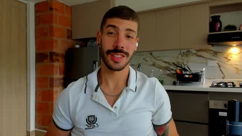 Snapshot of marco_tahani_ chatting on 25, 12, 2024 Marco IG marco tahani online show from 25, 12, 2024