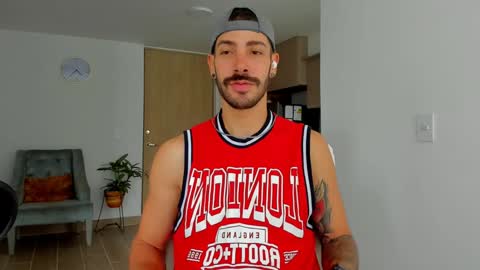 Snapshot of marco_tahani_ chatting on 27, 12, 2024 Marco IG marco tahani online show from 27, 12, 2024