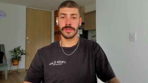 Snapshot of marco_tahani_ chatting on 5, 1, 2025 Marco IG marco tahani online show from 5, 1, 2025