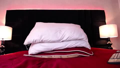 Marcus Hanks online show from 1, 2, 2025