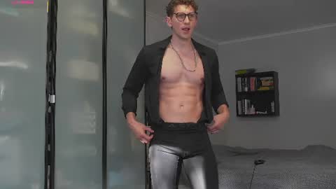 Snapshot of marcusdiamond chatting on 15, 7, 2026 Marcus Diamond online show from 15, 7, 2026