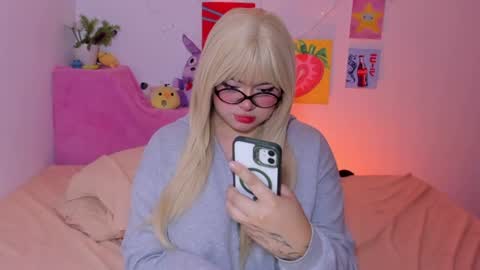 Snapshot of marcy_grey chatting on 23, 6, 2026 danna online show from 23, 6, 2026