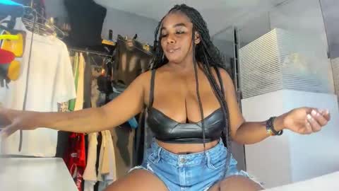 Snapshot of mareiaa chatting on 19, 12, 2025 Mareia online show from 19, 12, 2025