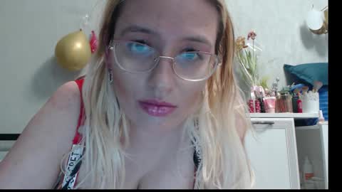 Snapshot of margo_shine chatting on 17, 3, 2026 margo_shine online show from 17, 3, 2026