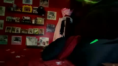 Snapshot of mari_bee chatting on 16, 4, 2026 Mari Bee online show from 16, 4, 2026