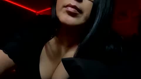 Snapshot of mari_bee chatting on 26, 4, 2026 Mari Bee online show from 26, 4, 2026