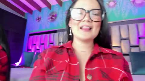 Snapshot of mari_cooper1 chatting on 24, 4, 2026 Mari online show from 24, 4, 2026