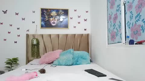 Snapshot of mari_curls chatting on 20, 9, 2025 mari_curls online show from 20, 9, 2025