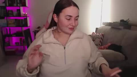 Snapshot of mari_moore7 chatting on 19, 12, 2025 mari moore online show from 19, 12, 2025