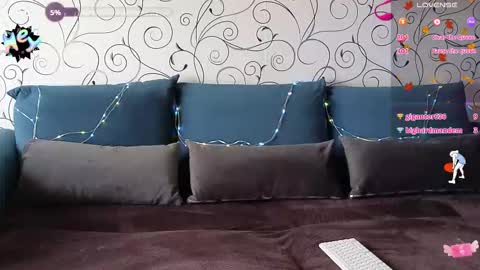 Snapshot of mari_pussik chatting on 10, 10, 2025 MARI online show from 10, 10, 2025