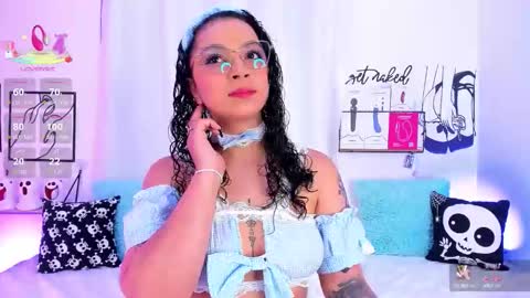 Snapshot of mari_sweett chatting on 27, 10, 2025 Mari Sweett online show from 27, 10, 2025