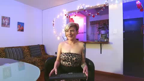 Maria fernanda online show from 25, 2, 2025