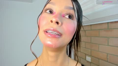 S O F I A  model independent online show from 2, 1, 2025