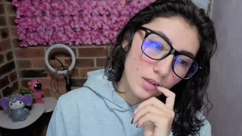 Snapshot of mariagh_ chatting on 8, 5, 2026 Maria online show from 8, 5, 2026