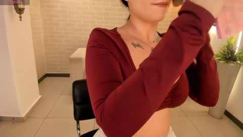 MARIA HERRERA  online show from 6, 7, 2026