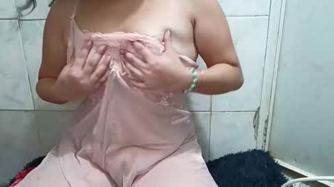 Snapshot of marialuzhot143 chatting on 4, 6, 2026 marialuzhot143 online show from 4, 6, 2026