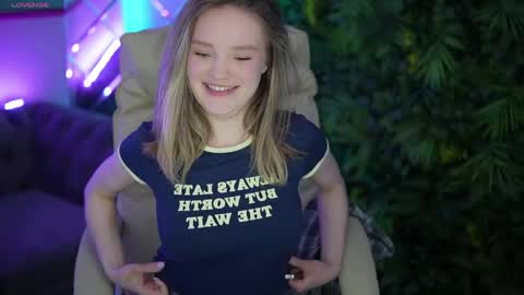 Snapshot of mariamedow chatting on 25, 4, 2026 Maria online show from 25, 4, 2026