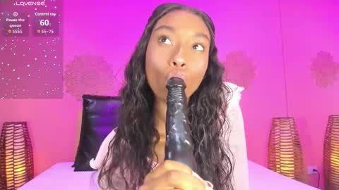 Snapshot of marian_reynolds chatting on 25, 10, 2025 Marian Reynolds online show from 25, 10, 2025