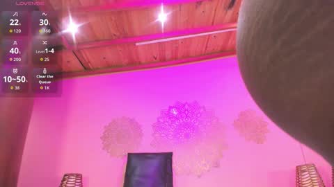 Snapshot of marian_reynolds chatting on 31, 10, 2025 Marian Reynolds online show from 31, 10, 2025