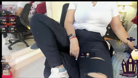 Snapshot of mariana_c chatting on 15, 10, 2025 Mar y online show from 15, 10, 2025