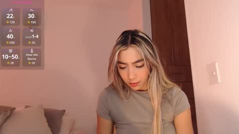 Snapshot of mariana_es chatting on 14, 10, 2025 Mariana online show from 14, 10, 2025