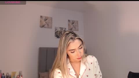 Snapshot of mariana_es chatting on 18, 3, 2026 Mariana online show from 18, 3, 2026