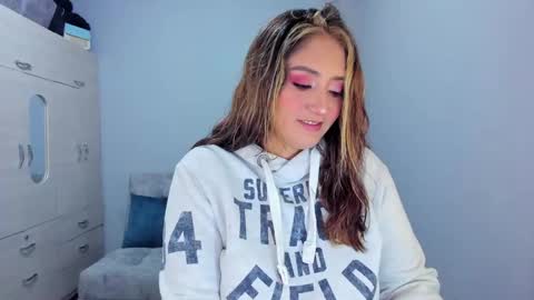 Snapshot of mariana_owen chatting on 6, 3, 2025 online show from 6, 3, 2025