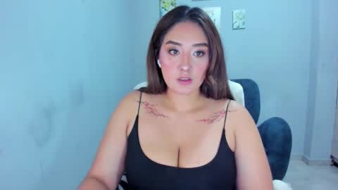 Snapshot of mariana_owen chatting on 23, 10, 2025 online show from 23, 10, 2025
