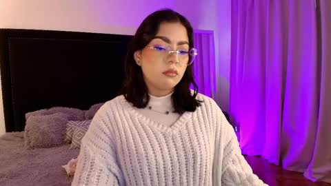 Snapshot of mariana_owen chatting on 5, 5, 2026 online show from 5, 5, 2026