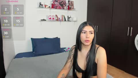 Snapshot of marianaandvalen chatting on 17, 10, 2025 MARIANA Y VALENTINA online show from 17, 10, 2025