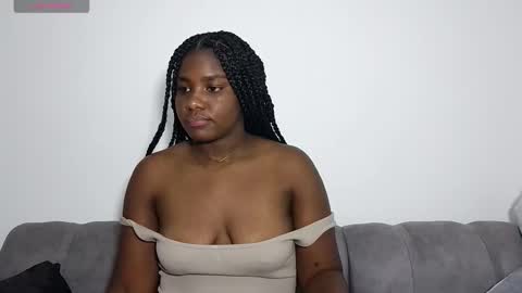 Snapshot of marianaee chatting on 20, 10, 2025 marianaee online show from 20, 10, 2025