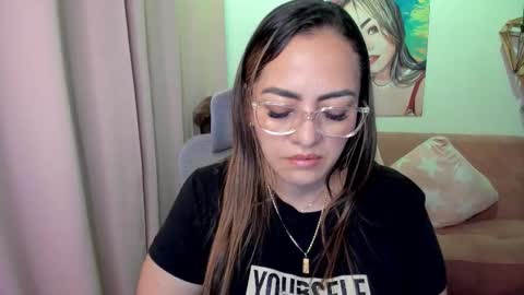 Snapshot of marianalopez81 chatting on 23, 11, 2025 Mariana Lopez online show from 23, 11, 2025