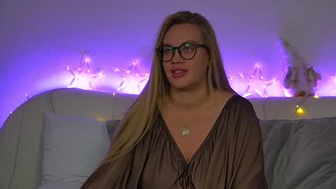 Snapshot of marianeumann chatting on 28, 12, 2024 Maria online show from 28, 12, 2024