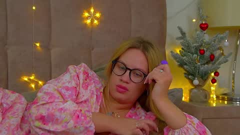 Snapshot of marianeumann chatting on 13, 1, 2025 Maria online show from 13, 1, 2025