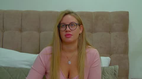 Snapshot of marianeumann chatting on 15, 1, 2025 Maria online show from 15, 1, 2025