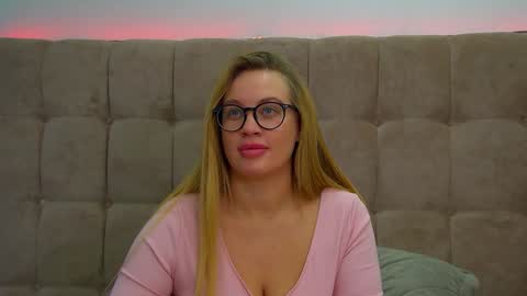 Snapshot of marianeumann chatting on 4, 2, 2025 Maria online show from 4, 2, 2025