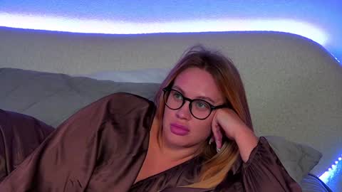 Snapshot of marianeumann chatting on 5, 2, 2025 Maria online show from 5, 2, 2025