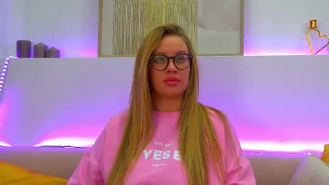 Snapshot of marianeumann chatting on 10, 2, 2025 Maria online show from 10, 2, 2025