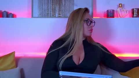 Snapshot of marianeumann chatting on 12, 2, 2025 Maria online show from 12, 2, 2025