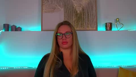 Snapshot of marianeumann chatting on 19, 2, 2025 Maria online show from 19, 2, 2025