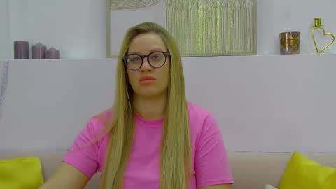 Snapshot of marianeumann chatting on 25, 2, 2025 Maria online show from 25, 2, 2025