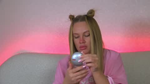 Snapshot of marianeumann chatting on 26, 2, 2025 Maria online show from 26, 2, 2025